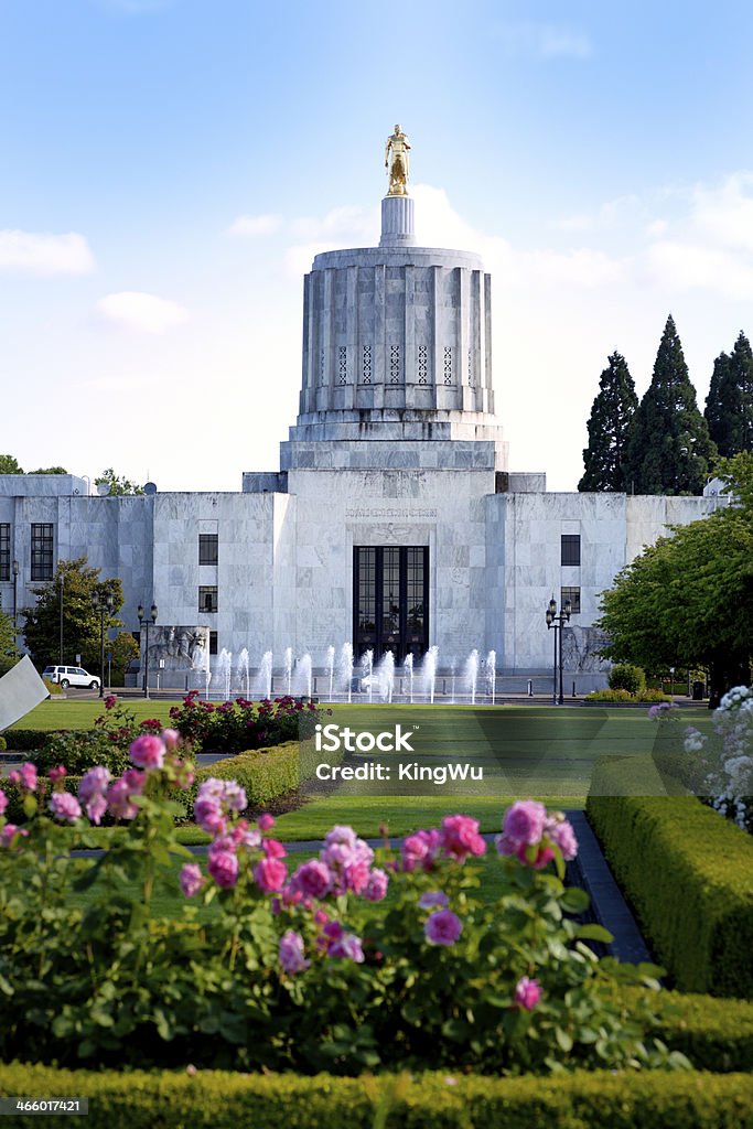 A picture of the Salem Capitol building